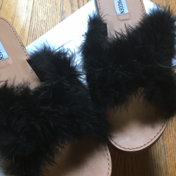 New in Box Steve Madden Slides - Picture 3 of 6